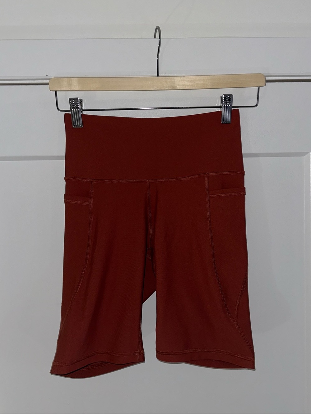 Old Navy Powersoft High-Rise Bike Shorts Side Pockets Rust Terracotta, Size S